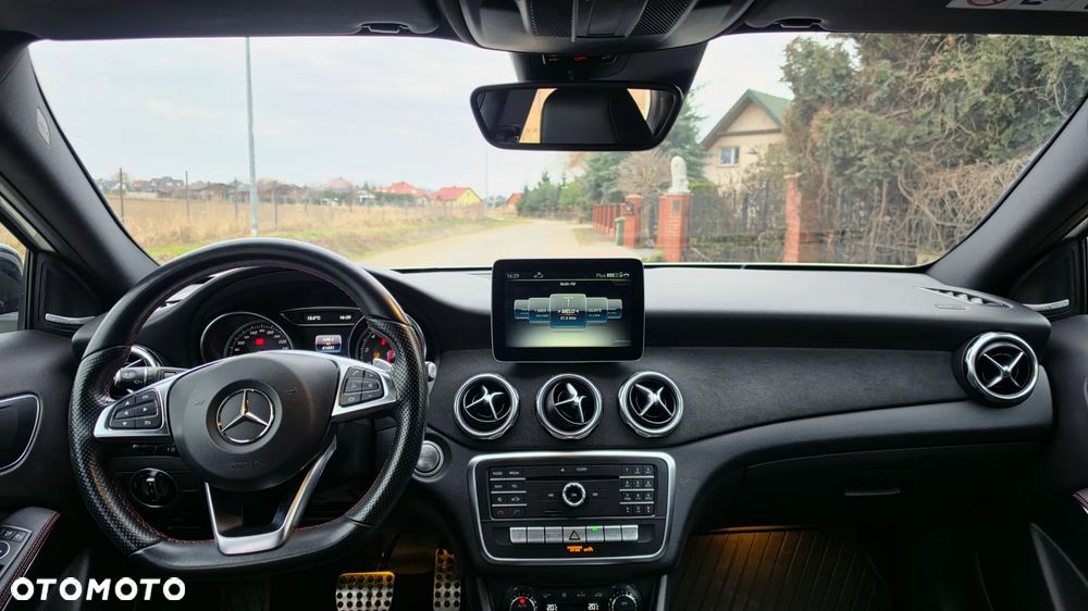 Mercedes-Benz GLA 200 7G-DCT AMG Line - 15