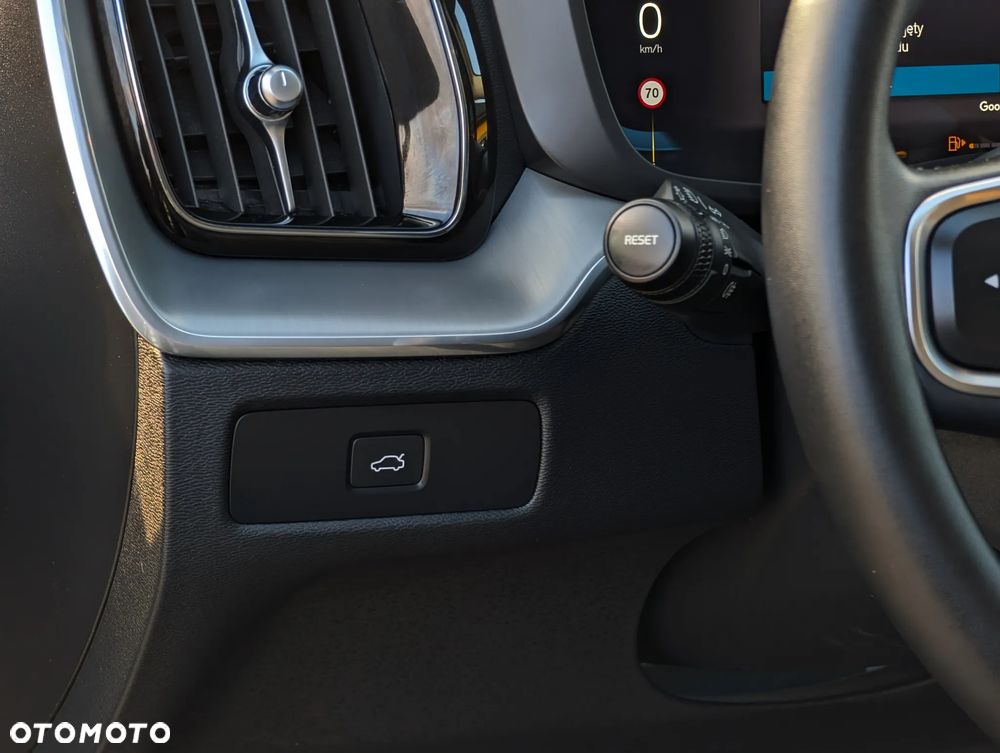 Volvo XC 60 B4 B Essential - 22