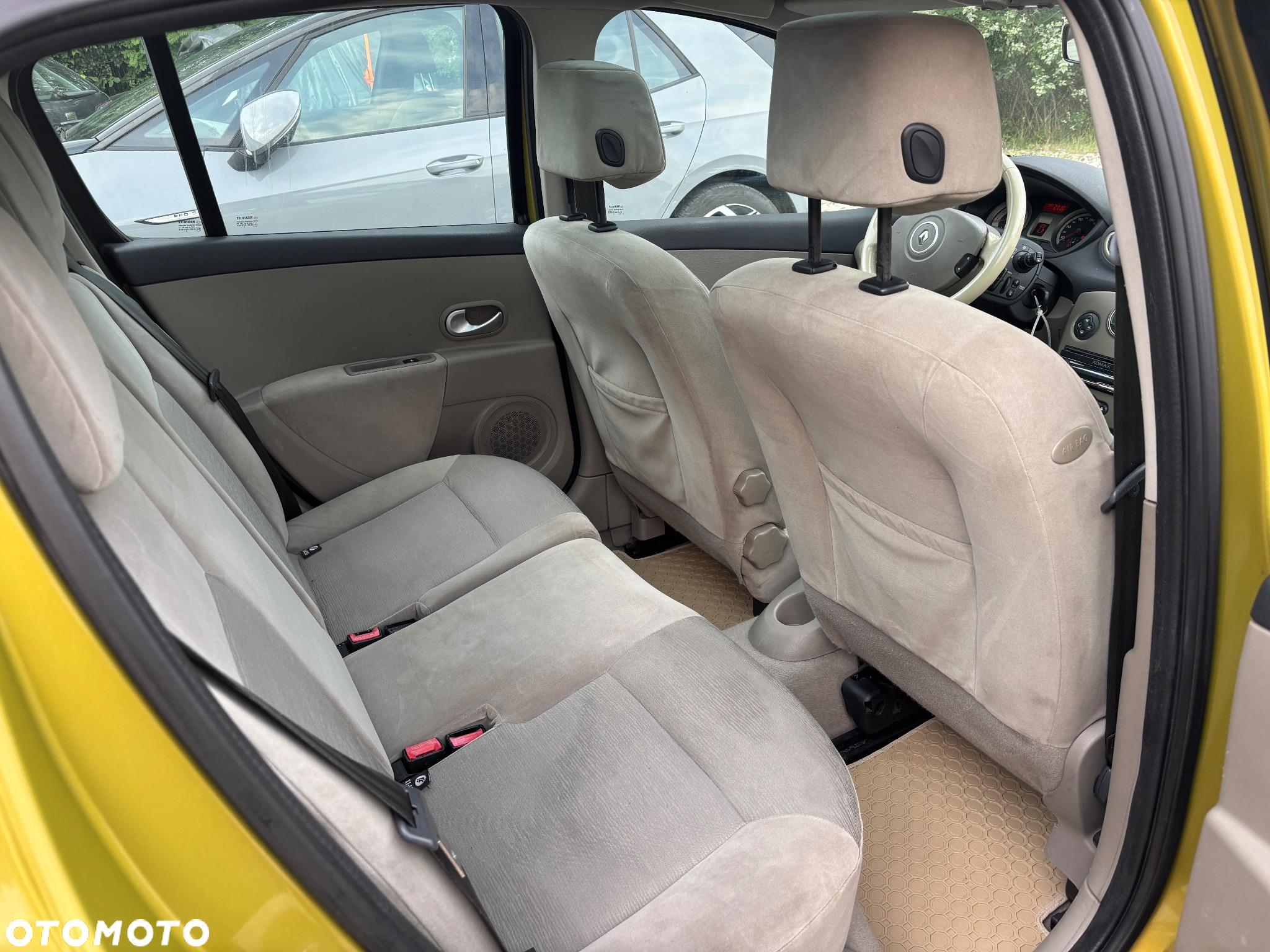 Renault Clio 1.6 16V Privilege - 23