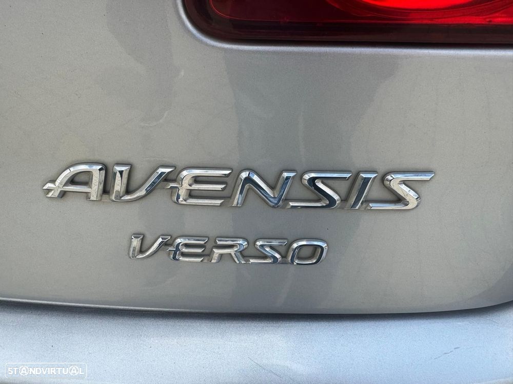 Toyota Avensis Verso 2.0 D-4D - 18