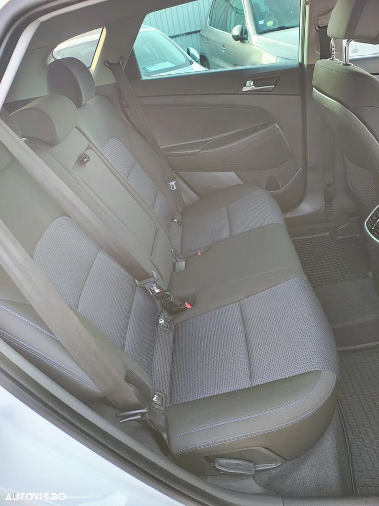 Hyundai Tucson blue 1.7 CRDi 2WD DCT Premium - 25