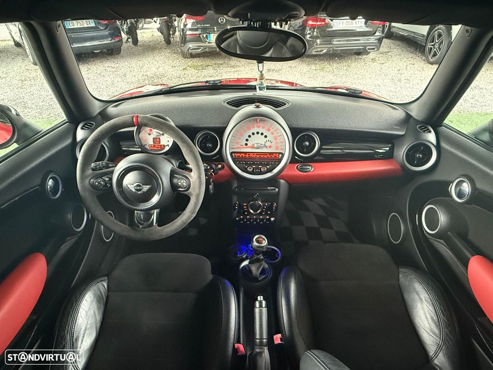 MINI 3 Portas Cooper D - 36