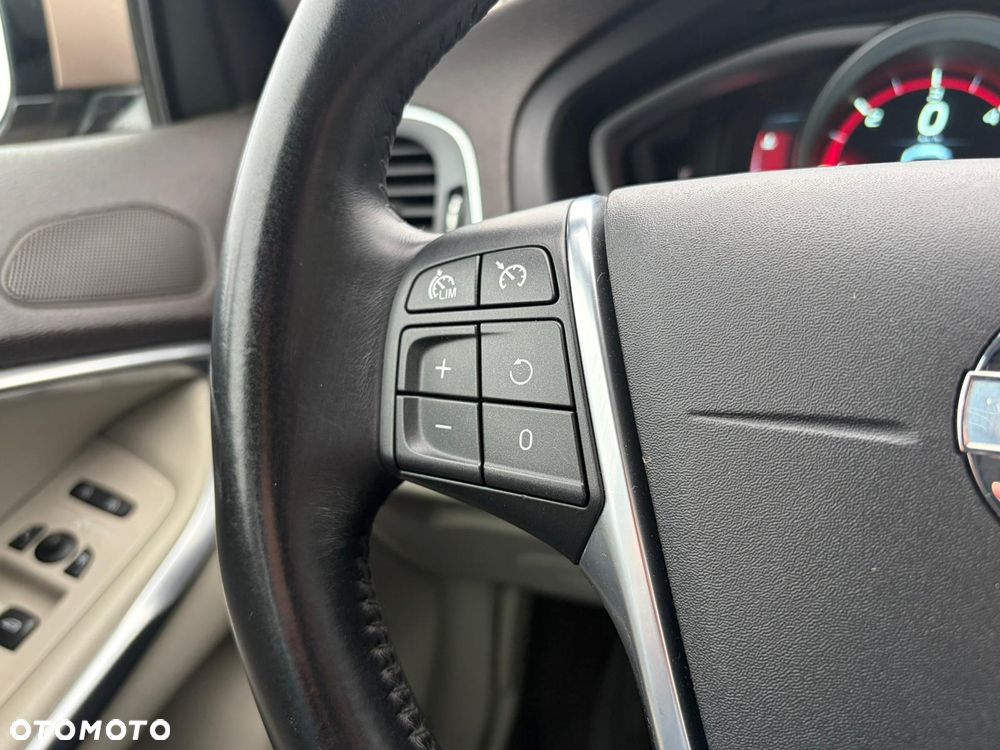 Volvo V40 D2 Summum - 17
