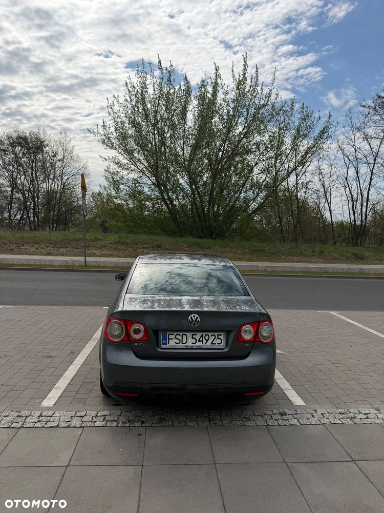 Volkswagen Jetta 1.9 TDI DPF Comfortline - 7