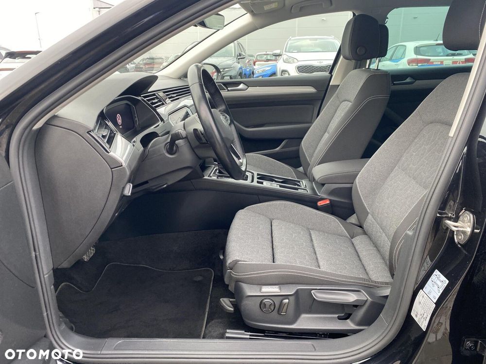 Volkswagen Passat - 10