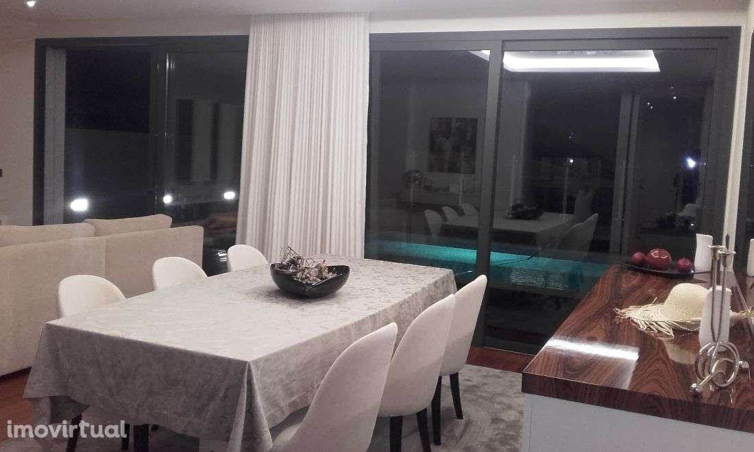 Excelente moradia T4 com piscina, mobilada e equipada. - Grande imagem: 2/28