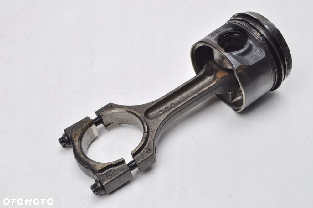 BMW E84 2.0 D TŁOK Z KORBOWODEM - 1