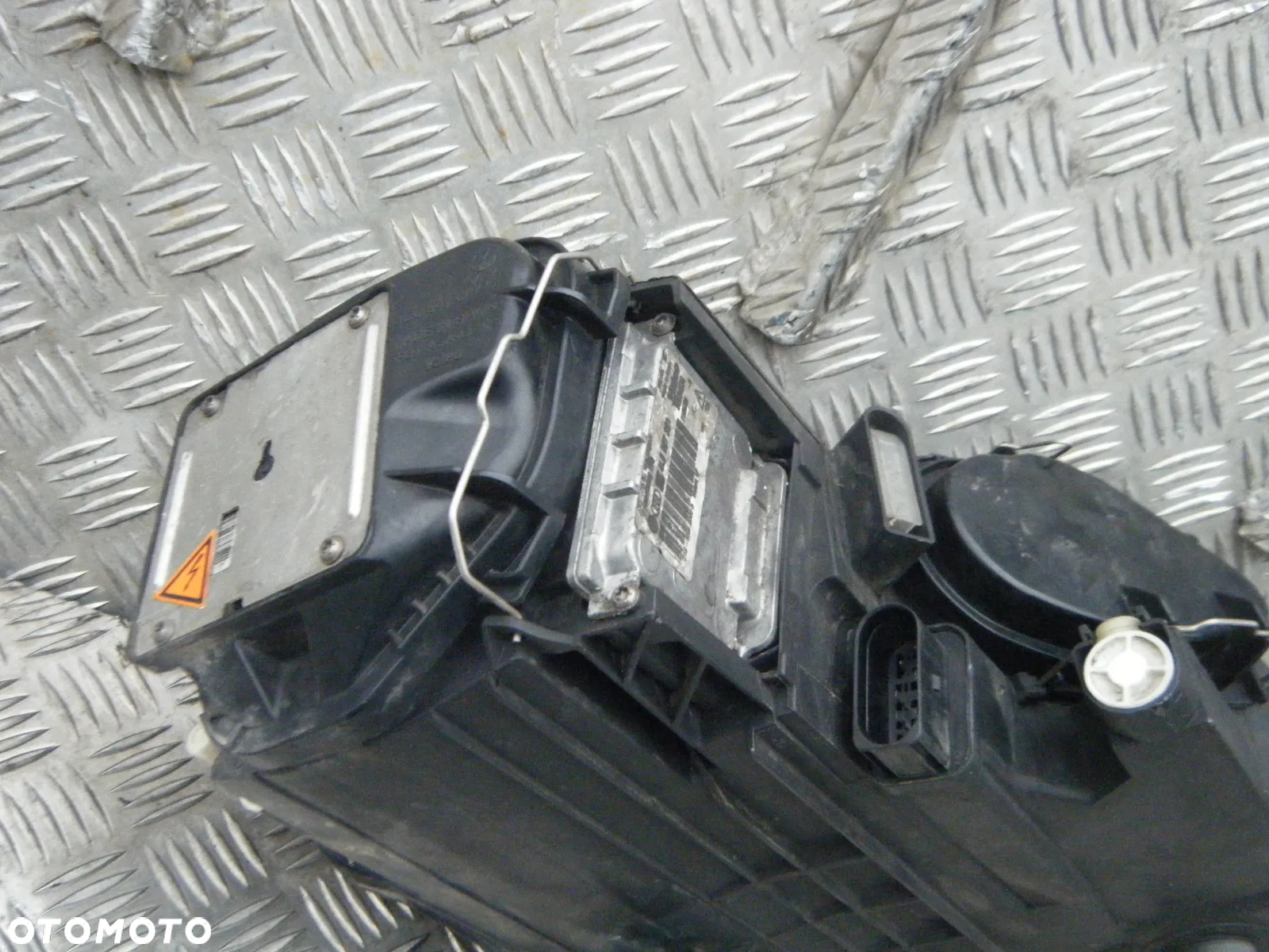 LAMPA LEWY LAMPA LEWA PRZEDNIA PASSAT B6 EU XENON EUROPA = RADOM - 9