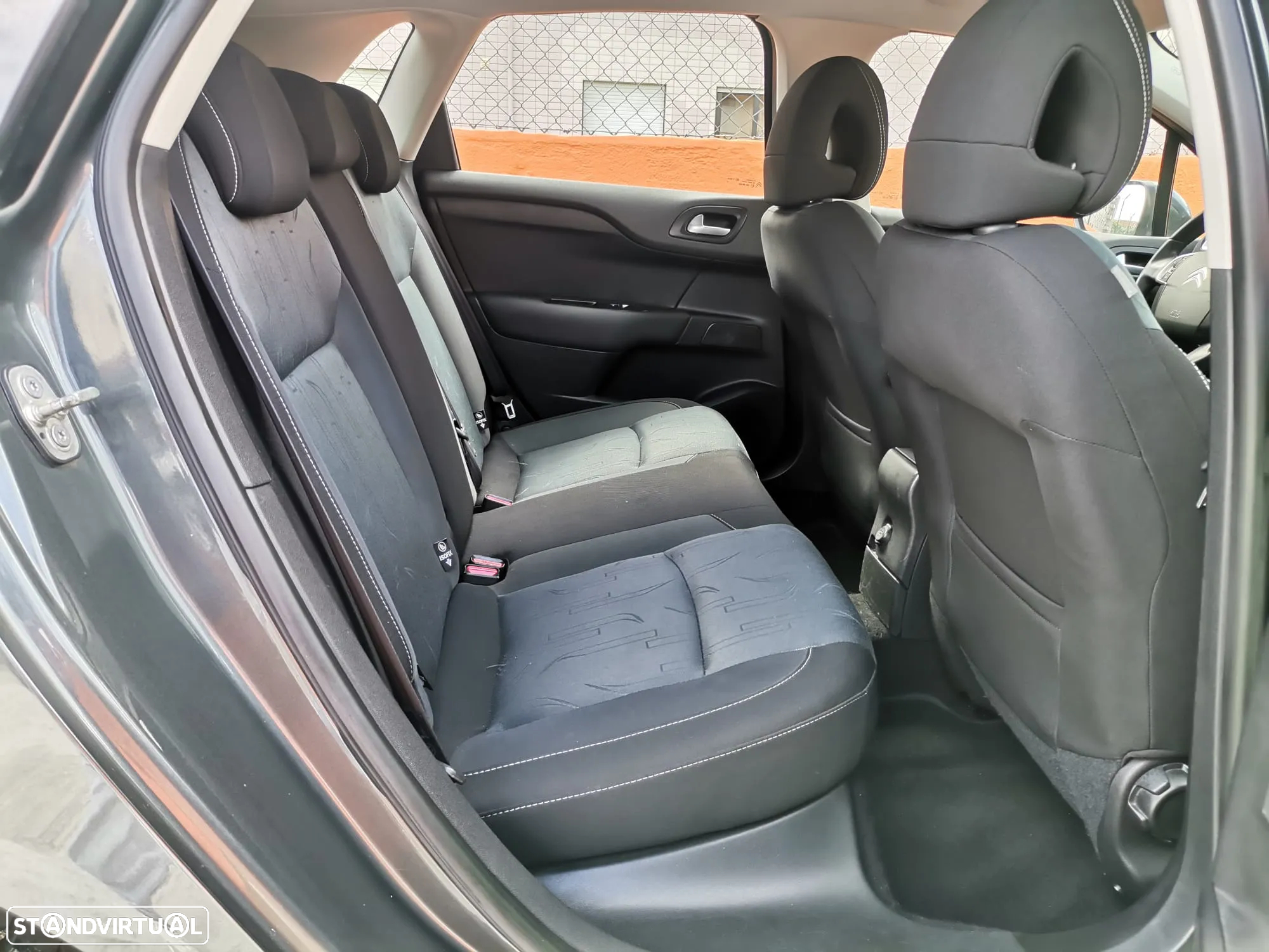 Citroën C4 e-HDi 115 ETG6 Selection - 11