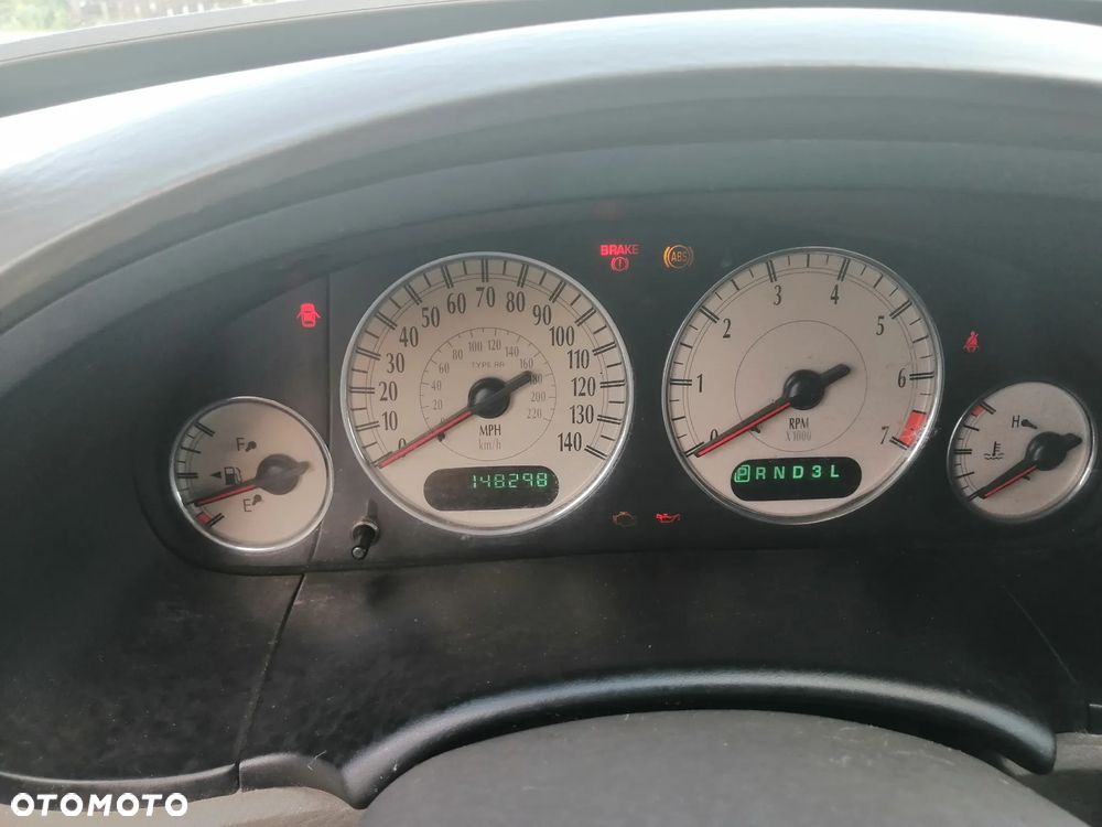 Chrysler Voyager 3.3 LX - 15