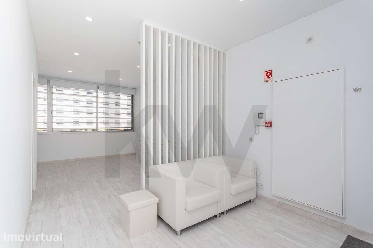 Escritório Moderno com 52 m2 nas Laranjeiras, Liboa - Grande imagem: 3/35