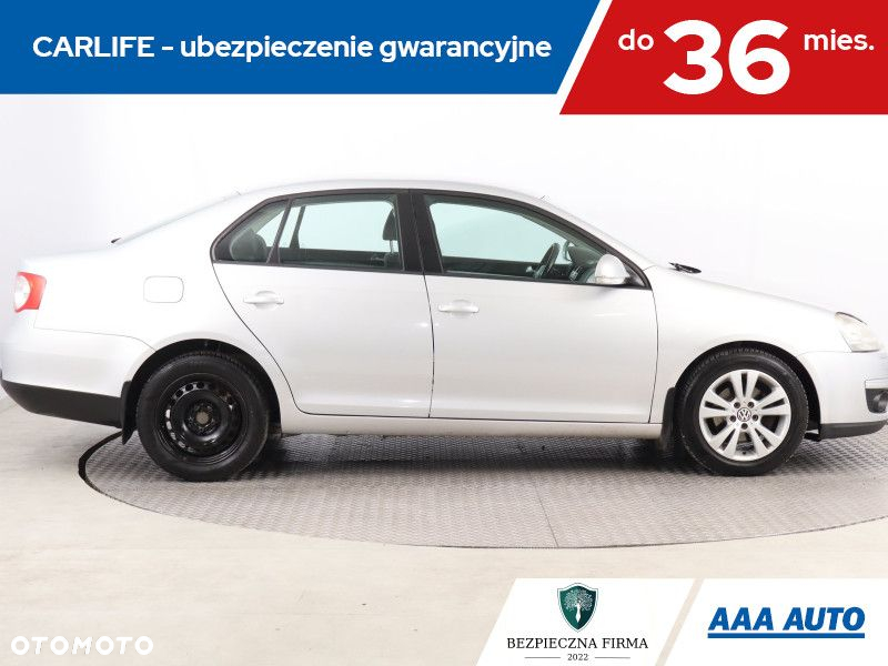 Volkswagen Jetta - 7
