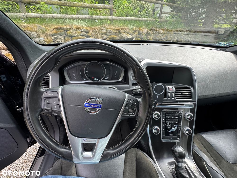Volvo XC 60 D4 AWD R-Design Momentum - 12