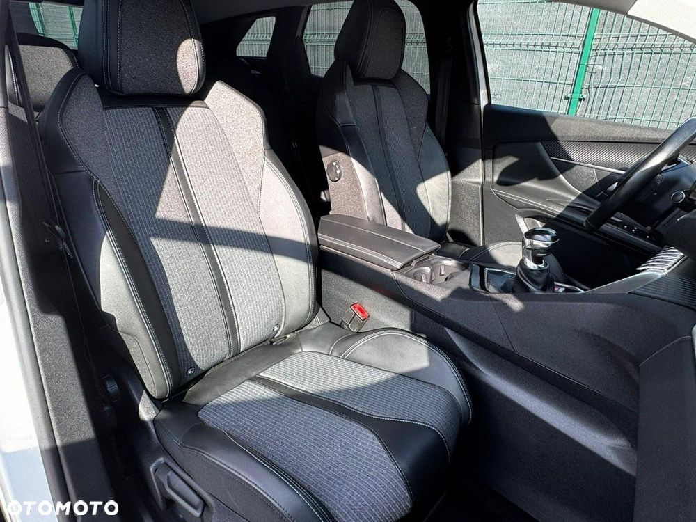 Peugeot 3008 - 11