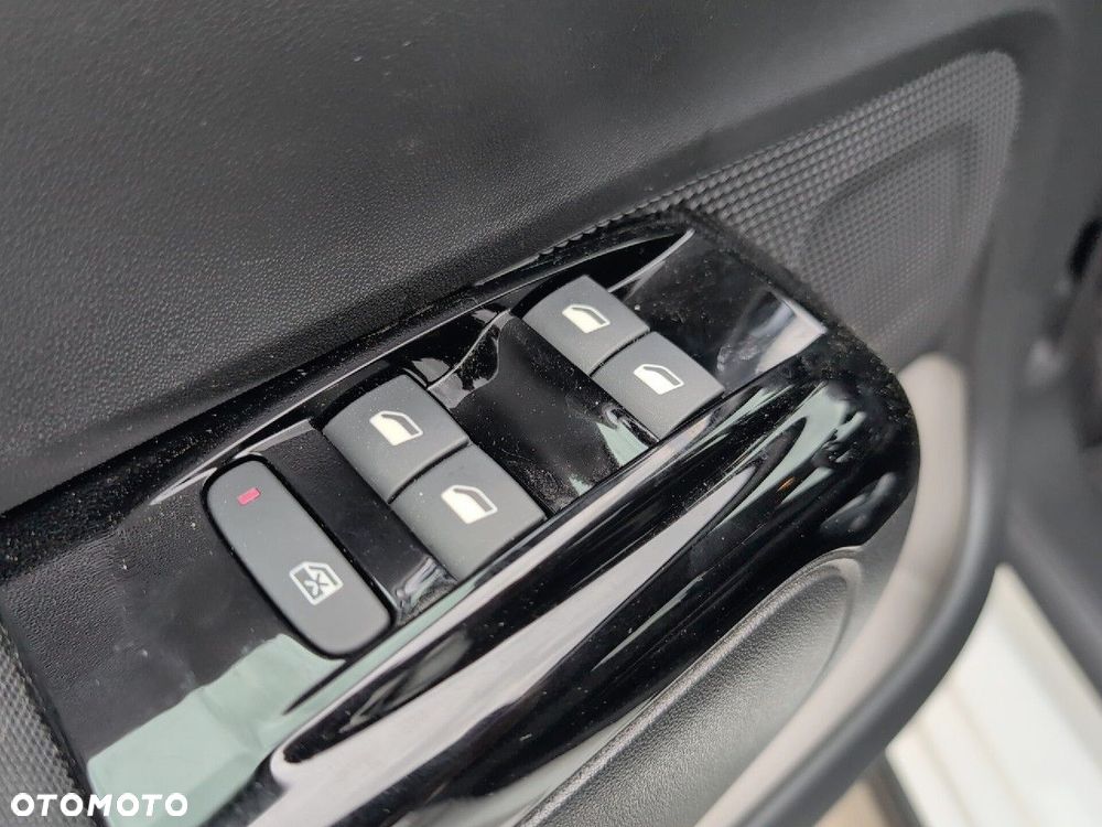 Citroën C3 1.2 PureTech Shine EAT6 - 14