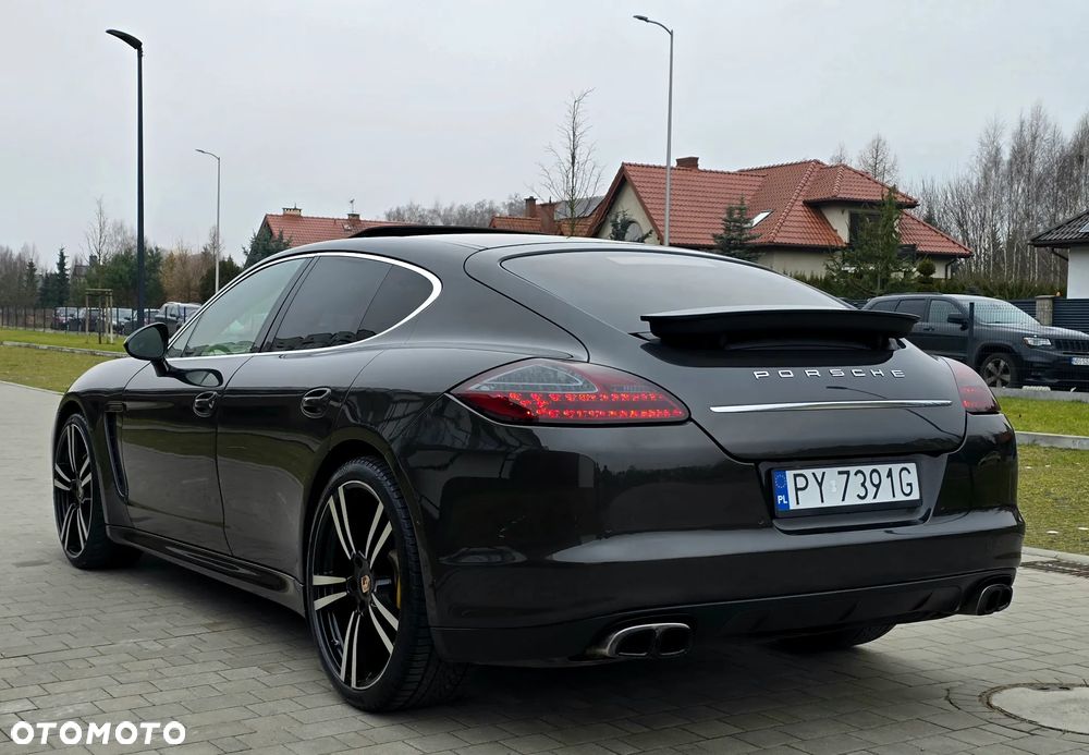 Porsche Panamera 4S PDK - 26