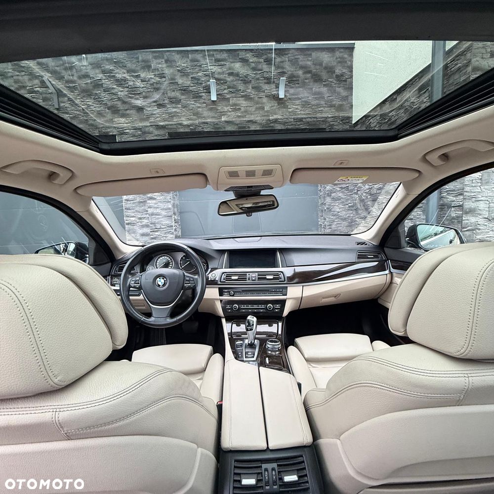 BMW Seria 5 525d xDrive Sport-Aut Modern Line - 19