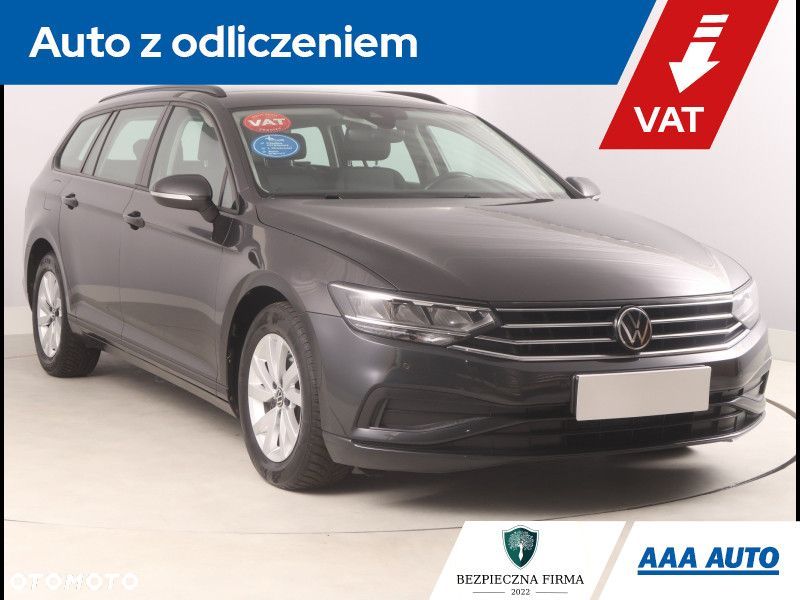 Volkswagen Passat - 1