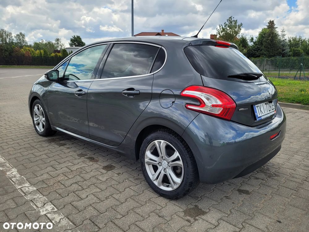 Peugeot 208 - 6