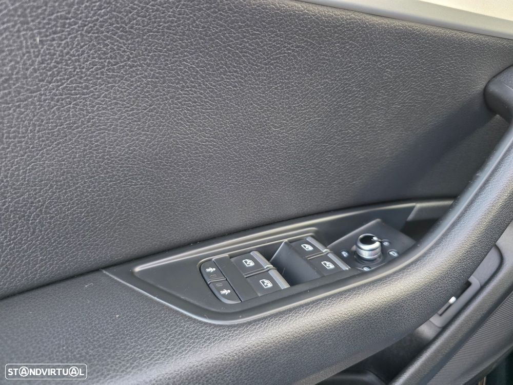 Audi A4 2.0 TDI Advance S tronic - 22