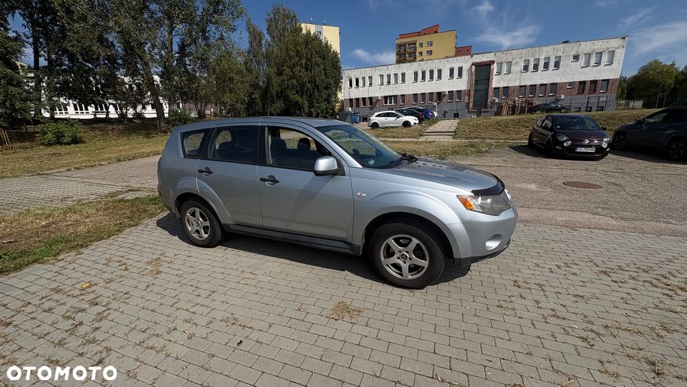 Mitsubishi Outlander 2.0 DI-D 4WD Invite - 4