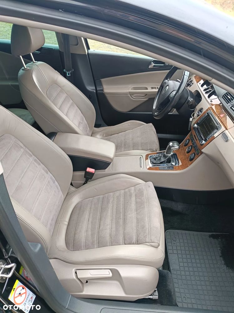 Volkswagen Passat 3.2 V6 FSI 4Motion DSG Highline - 7