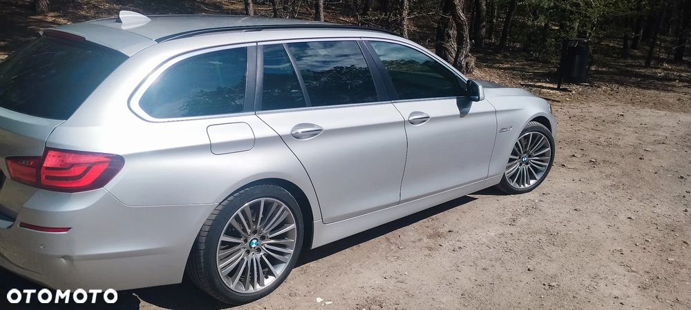 BMW Seria 5 525d xDrive - 2