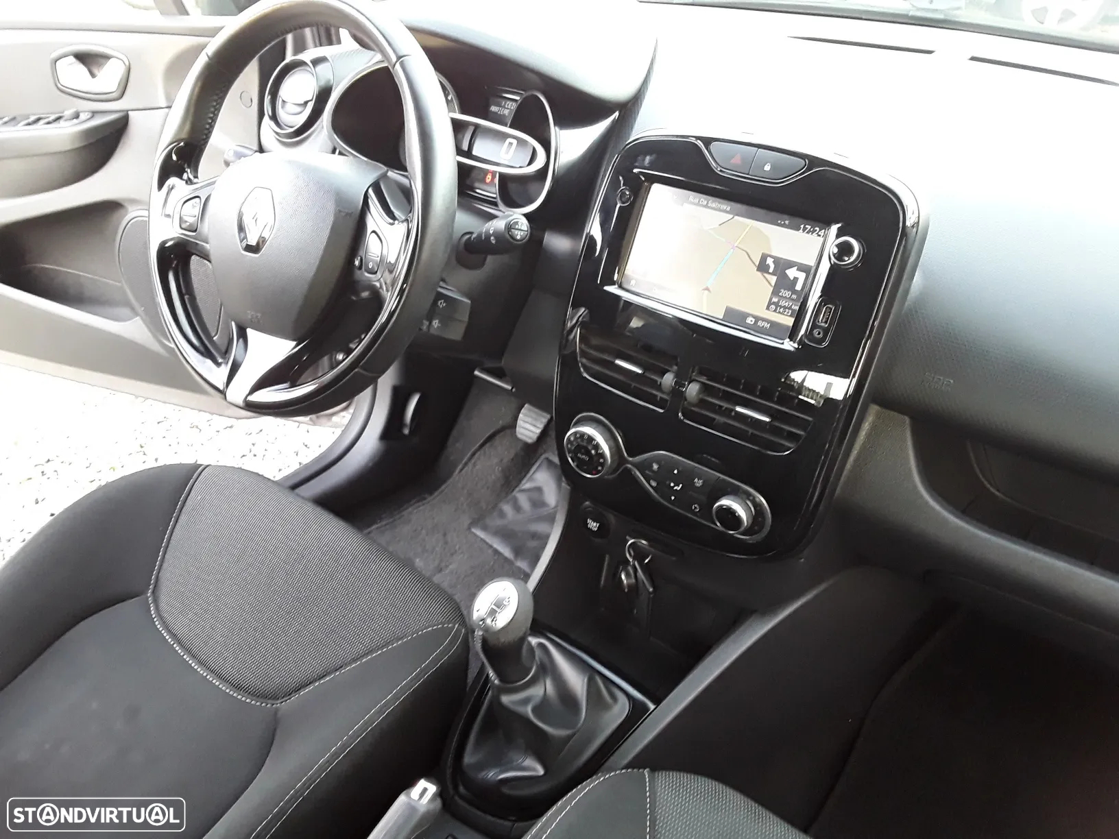 Renault Clio (Energy) dCi 90 Start & Stop INTENS - 21