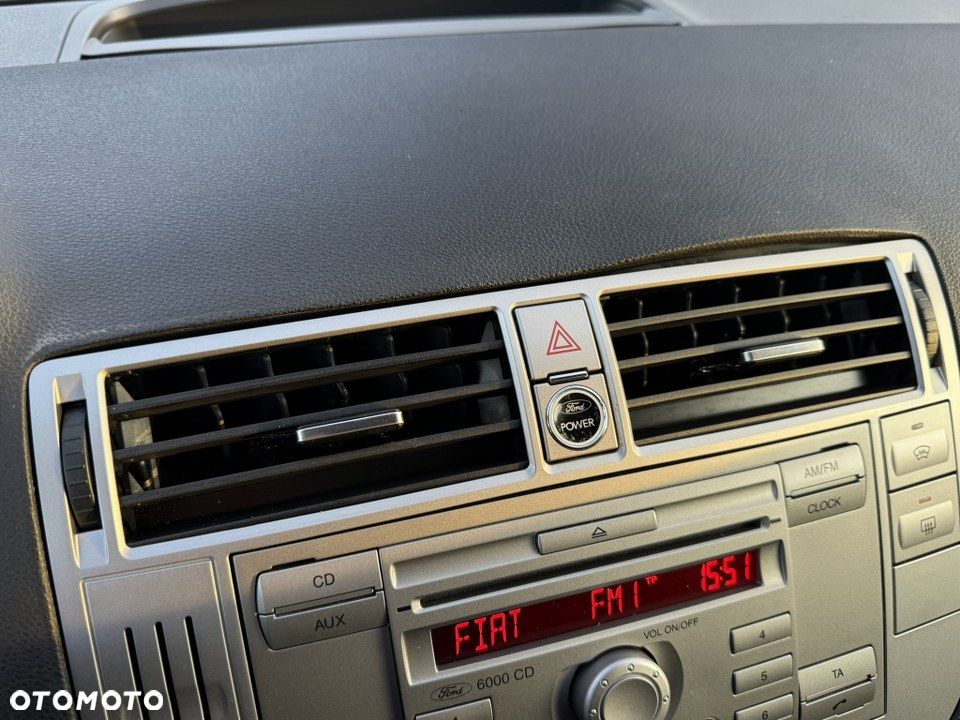 Ford Kuga 2.0 TDCi 2x4 Titanium - 23