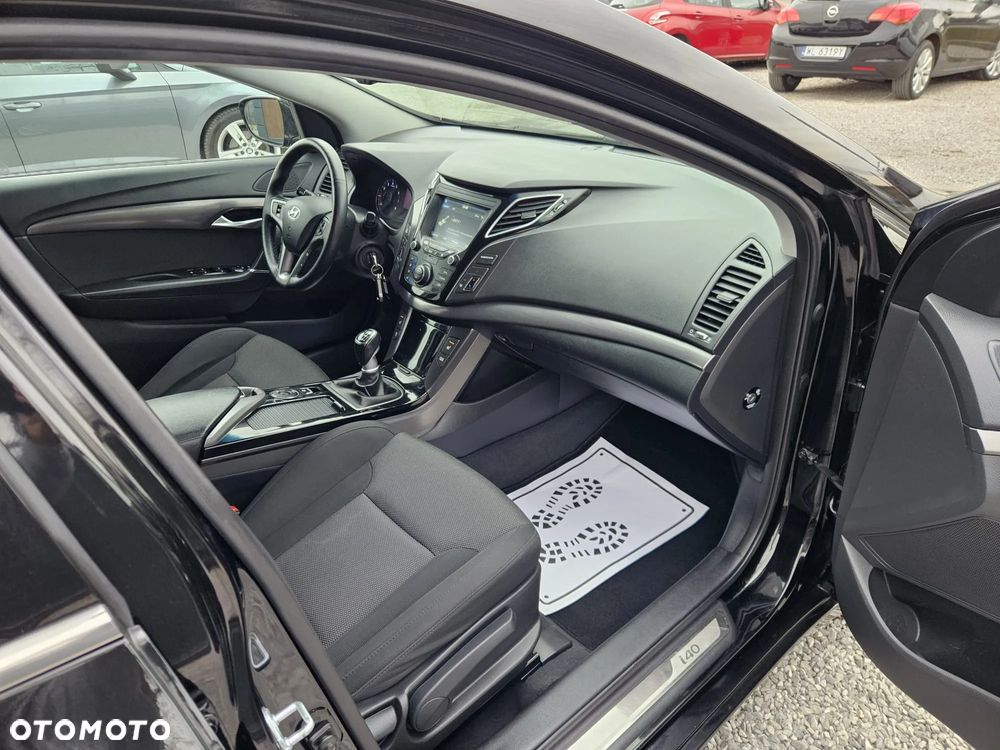 Hyundai i40 Kombi blue 1.6 Trend - 29