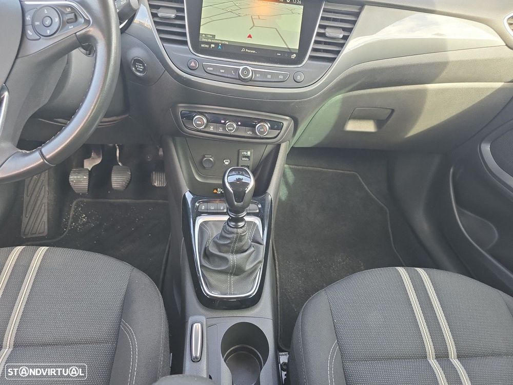 Opel Crossland 1.2 T Design & Tech - 11