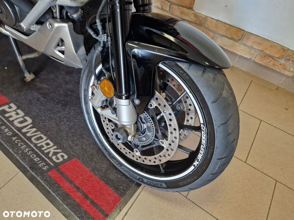 Honda VFR - 19