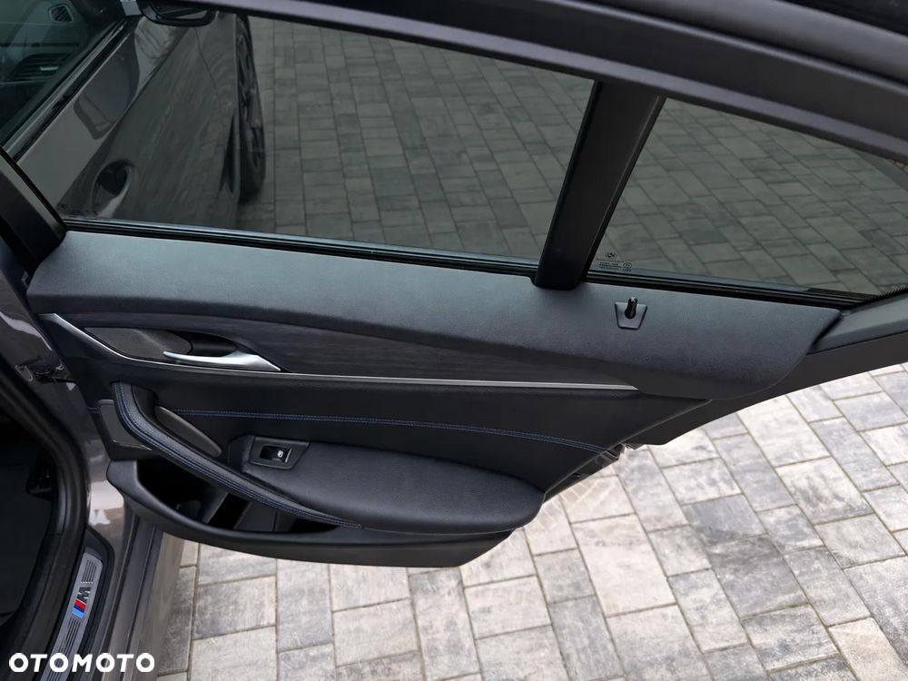 BMW Seria 5 530i xDrive mHEV M Sport sport - 38