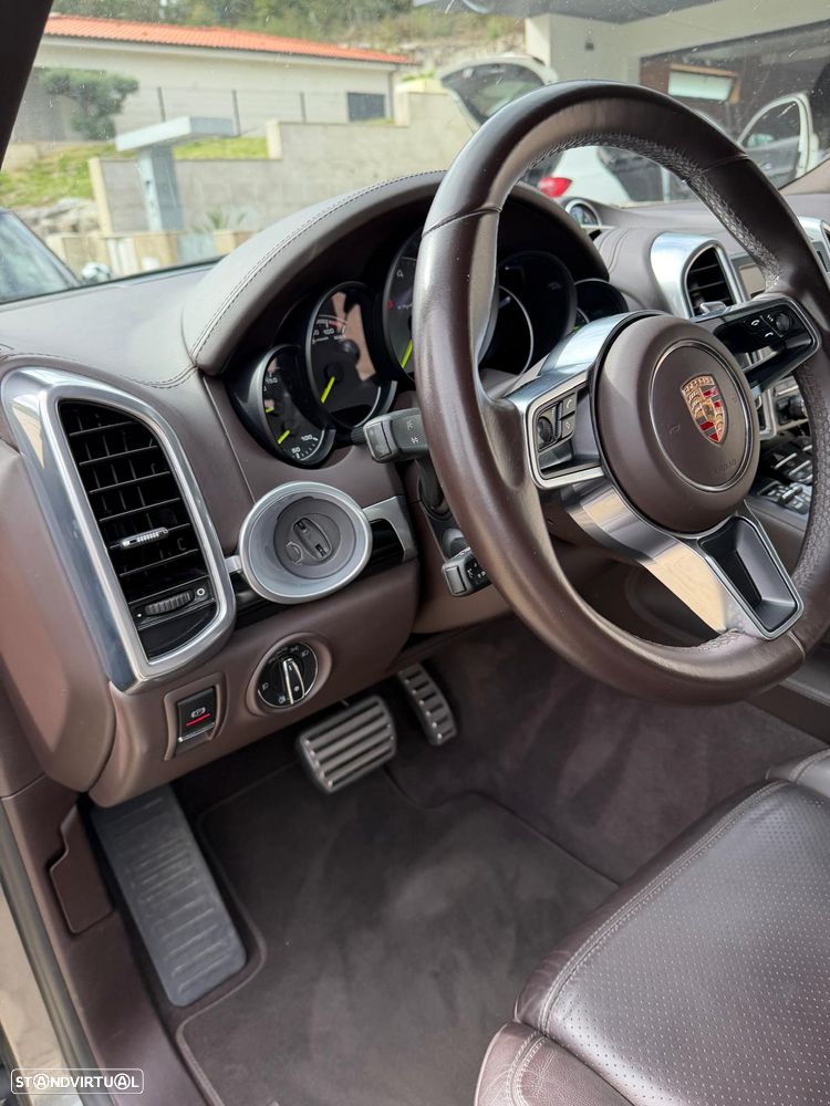 Porsche Cayenne S - 10