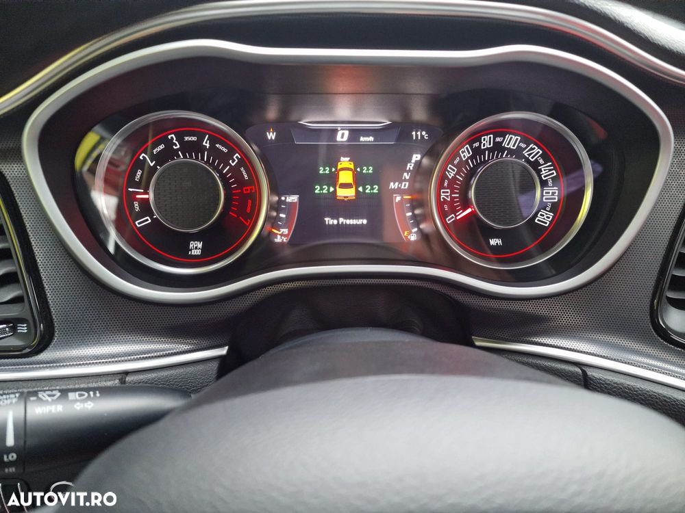 Dodge Challenger Automatik R/T Plus Scat Pack - 26