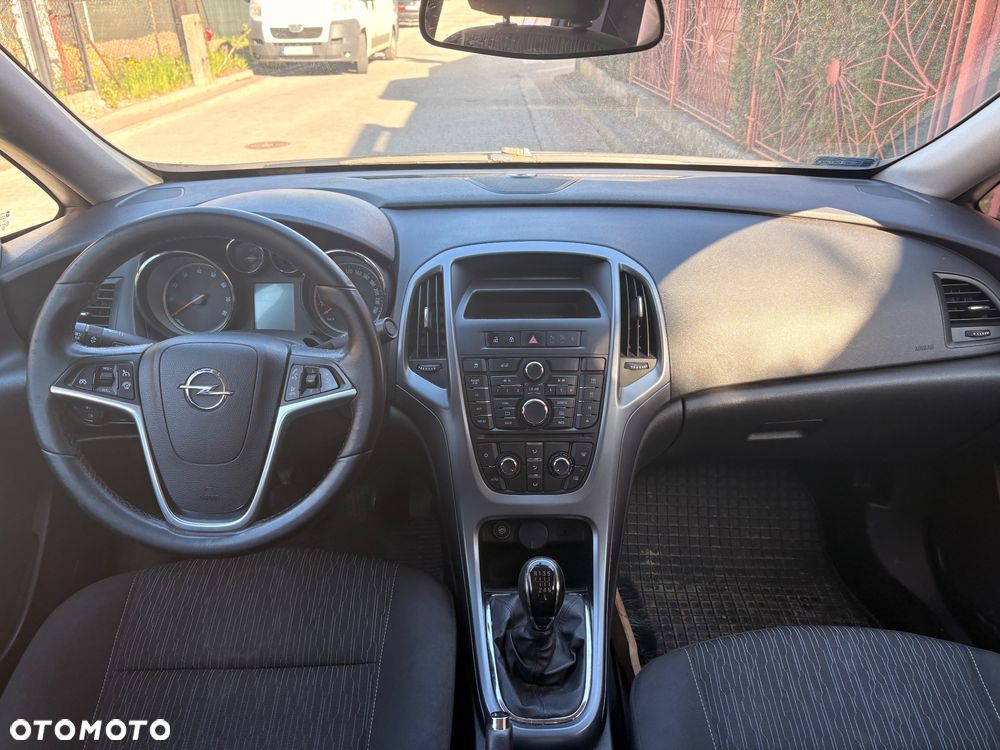 Opel Astra 1.4 T Business EU6 - 9