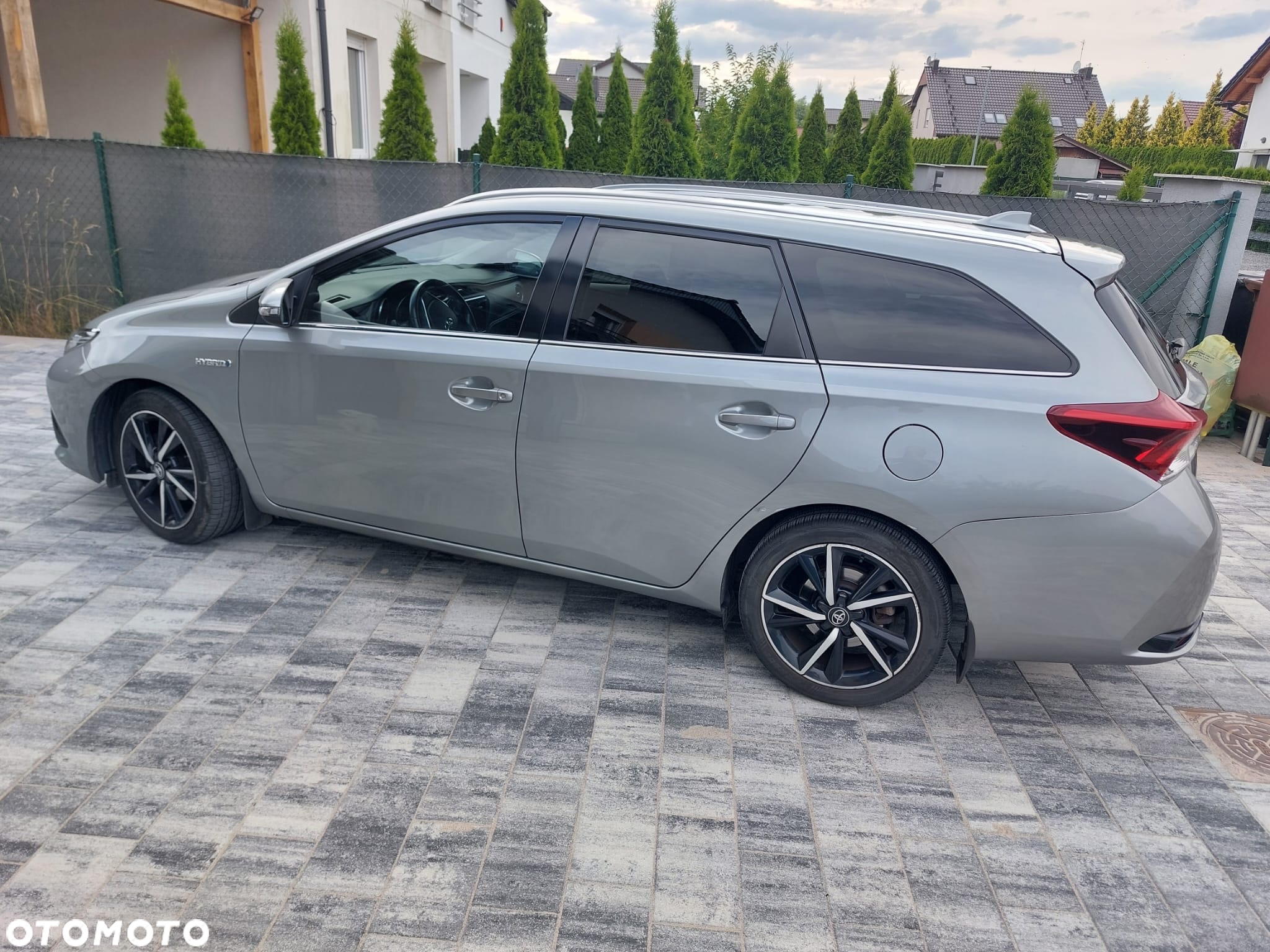 Toyota Auris 1.8 VVT-i Hybrid Automatik Edition - 3