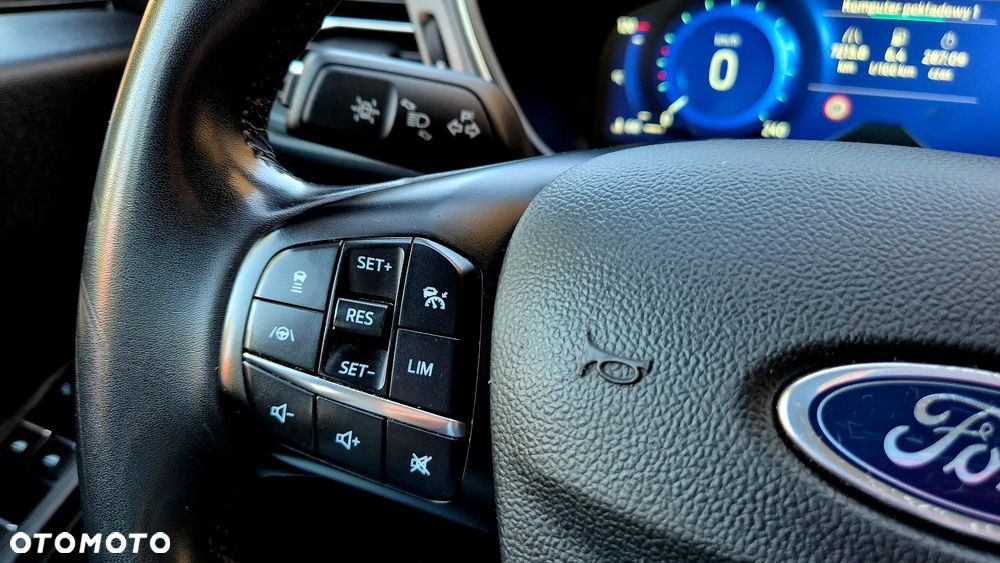 Ford Kuga 2.0 EcoBlue 4x4 TITANIUM X - 28