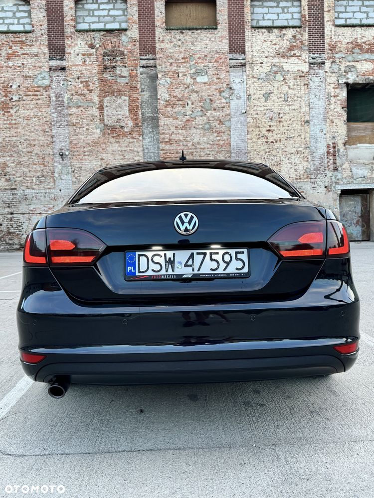 Volkswagen Jetta - 6
