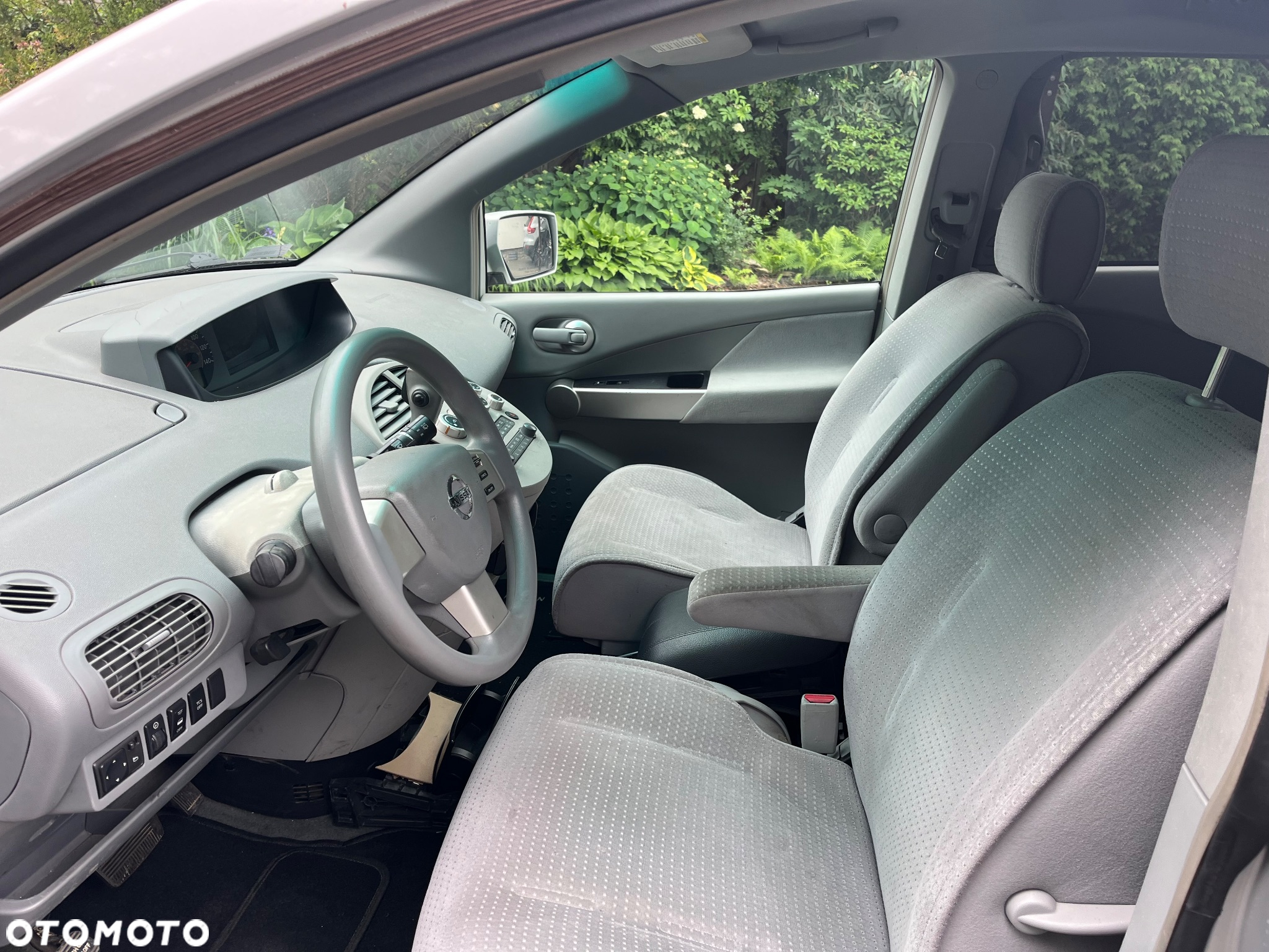 Nissan Quest 3.5 S - 5