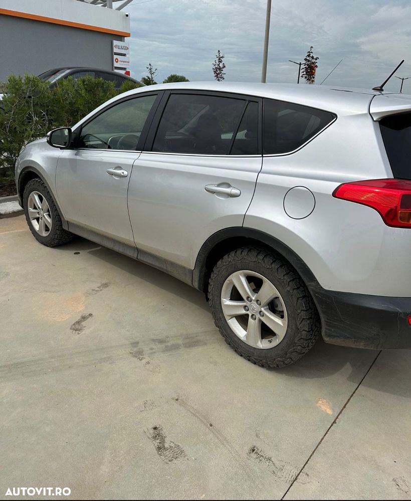 Second hand Toyota RAV4 - 13 500 EUR138 500 km - Autovit