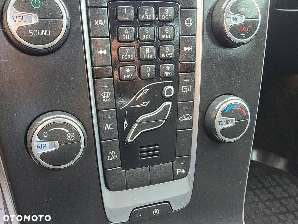Volvo V40 D2 Summum - 31