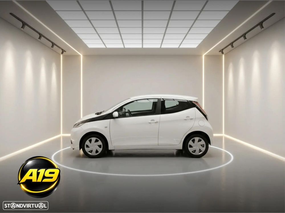 Toyota Aygo 1.0 X-Clusiv - 3