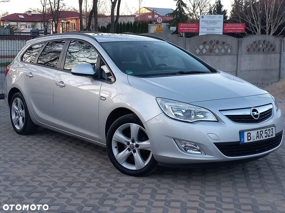 Opel Astra 1.6 150 Jahre - 9