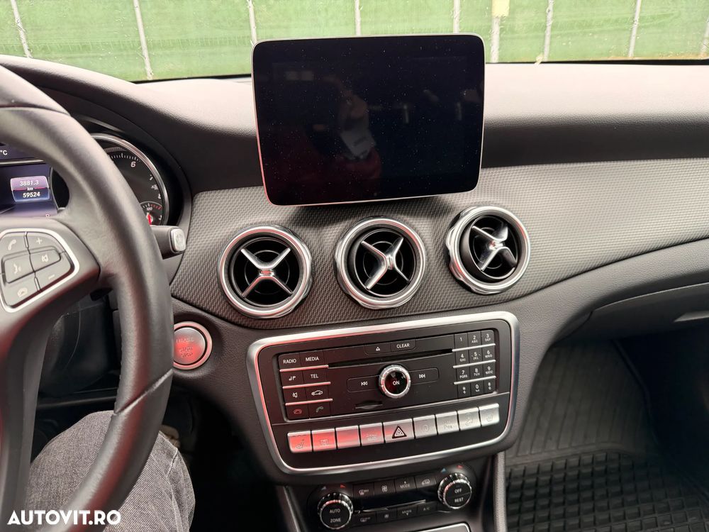 Mercedes-Benz GLA 220 4MATIC - 13