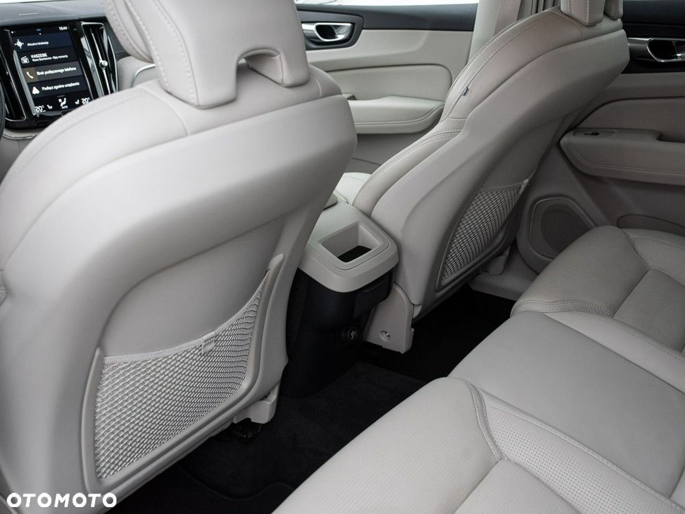 Volvo XC 60 - 24