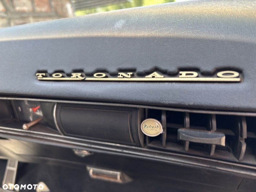 Oldsmobile Toronado - 33