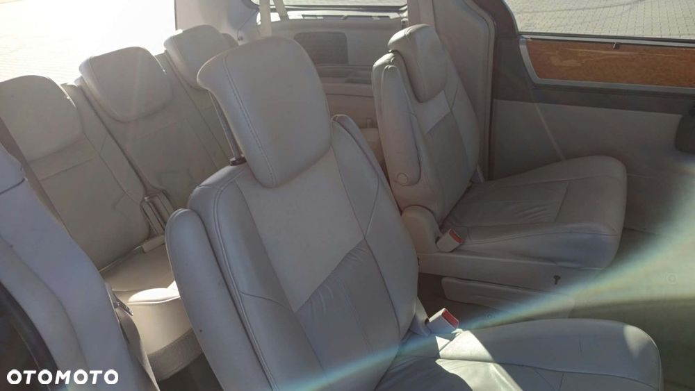 Chrysler Grand Voyager - 11