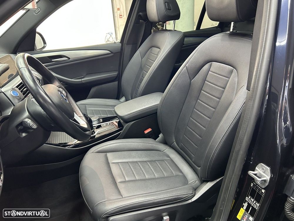 BMW iX3 Inspiring - 12