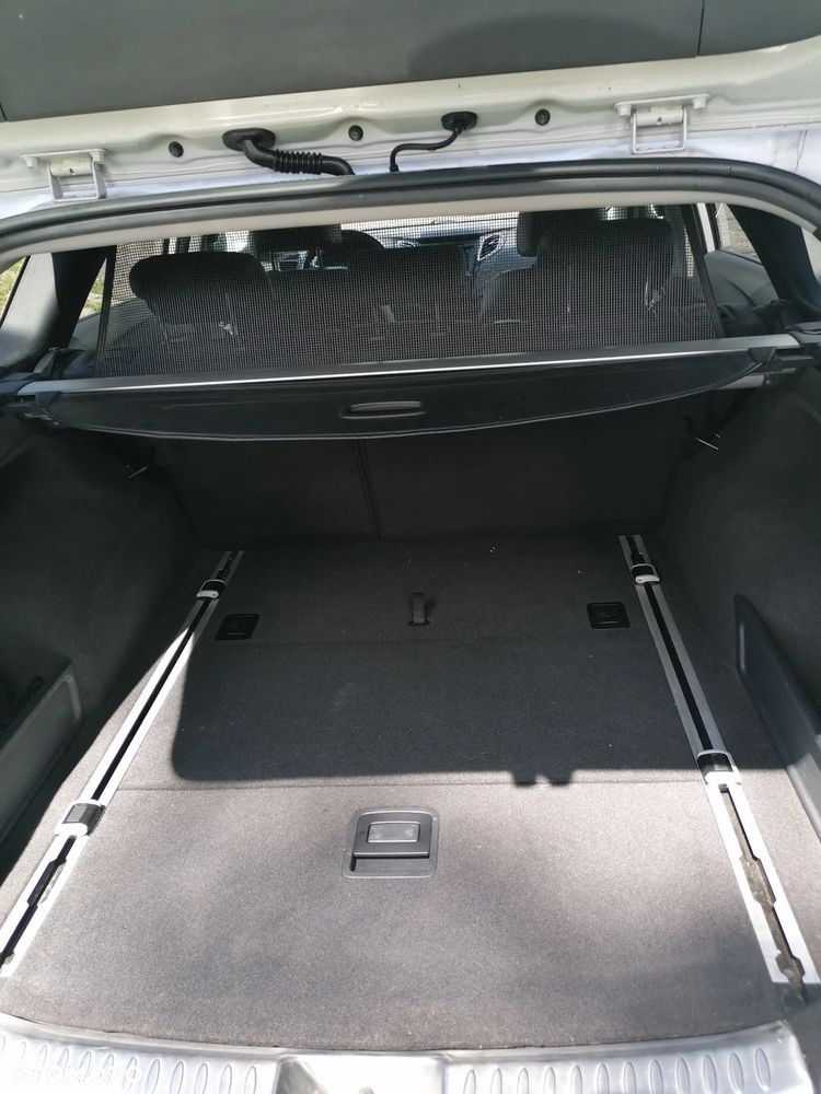 Hyundai i40 Kombi 1.7 CRDi DCT Premium - 8
